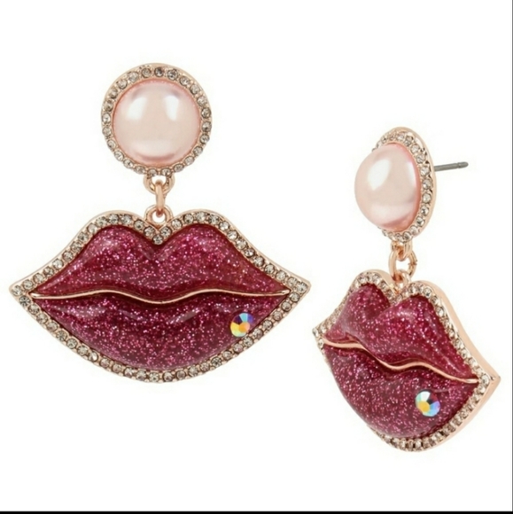 Betsey Johnson Jewelry - NWT! Betsey Johnson Lips Smooch Earrings